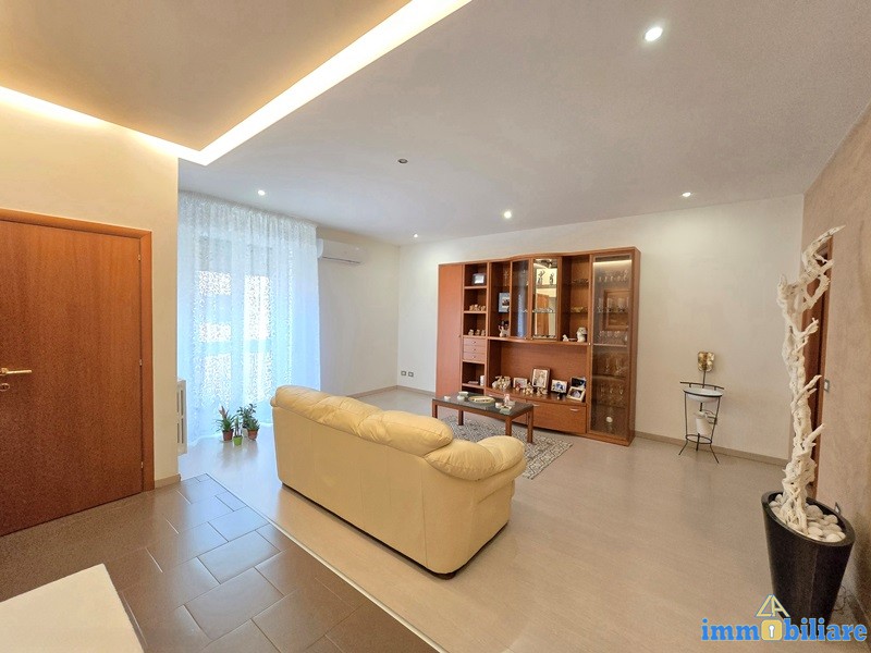 Casa indipendente con garage/tavernetta